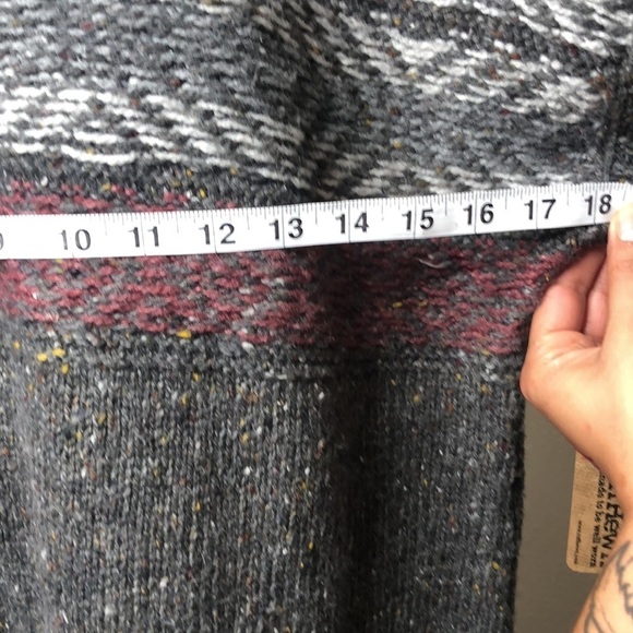NWT RuffHewn women’s grey/red/white cowl neck sweater size Large - Picture 9 of 11